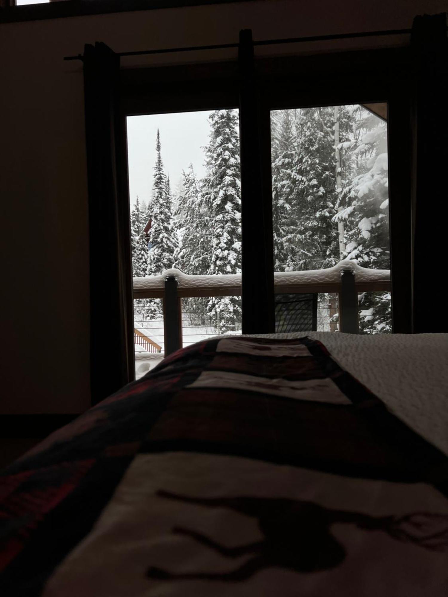 Winston Lodge Golden Dış mekan fotoğraf