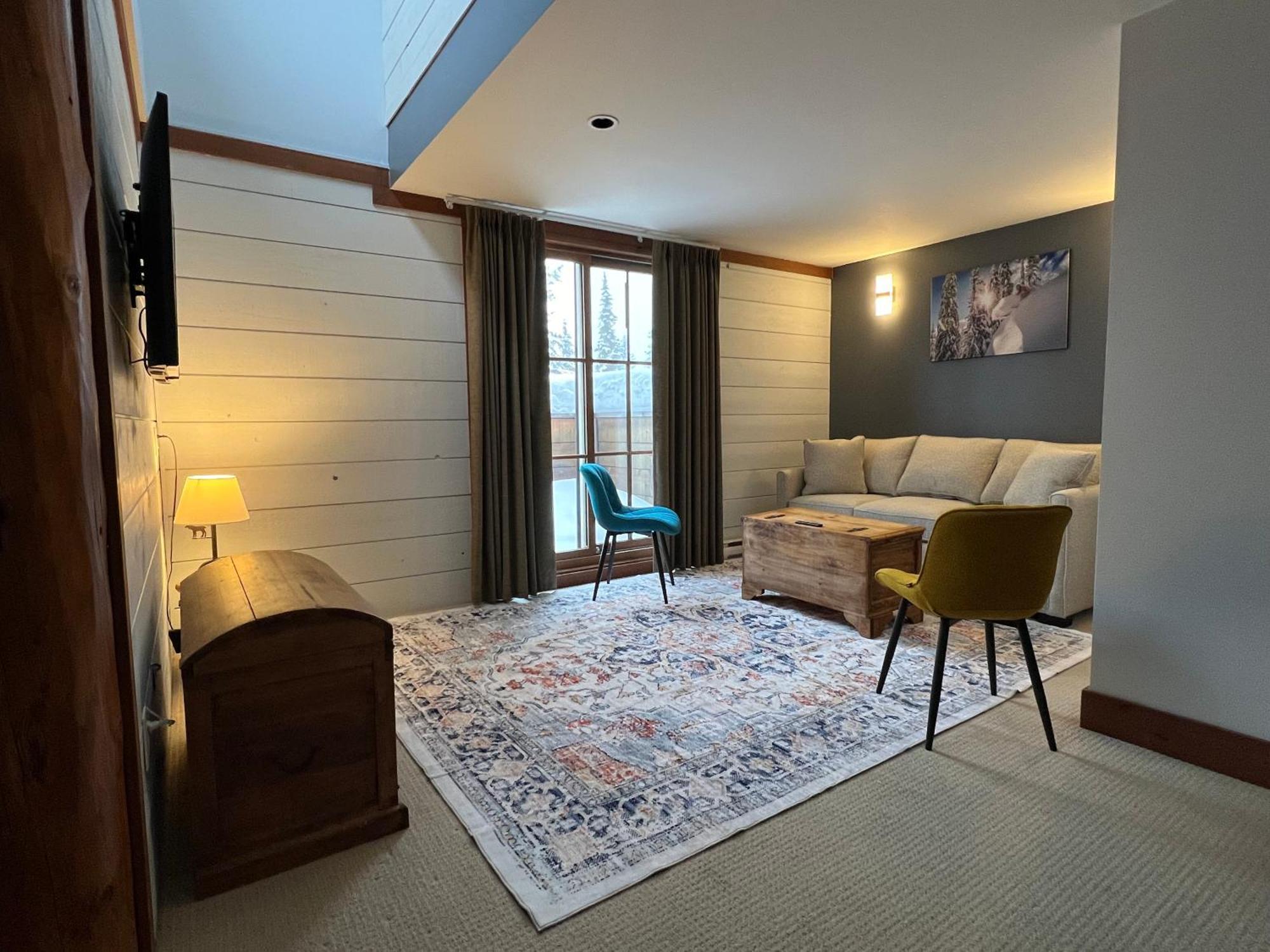Winston Lodge Golden Dış mekan fotoğraf